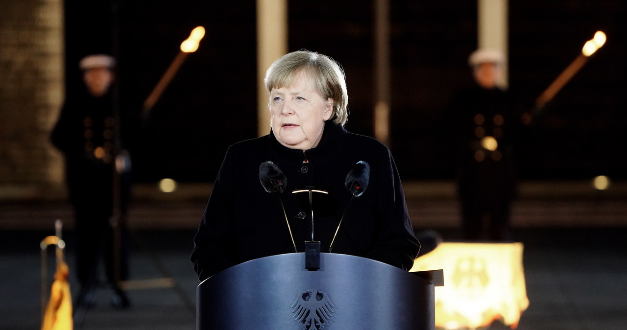 Wzruszona Angela Merkel. Pożegnalny capstrzyk kanclerz