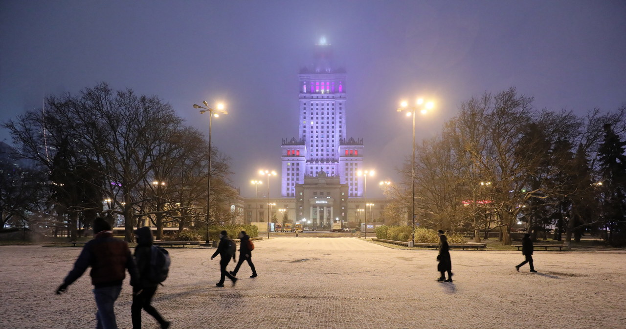 Przed nami mroźna noc. Uważajcie na marznące mgły!