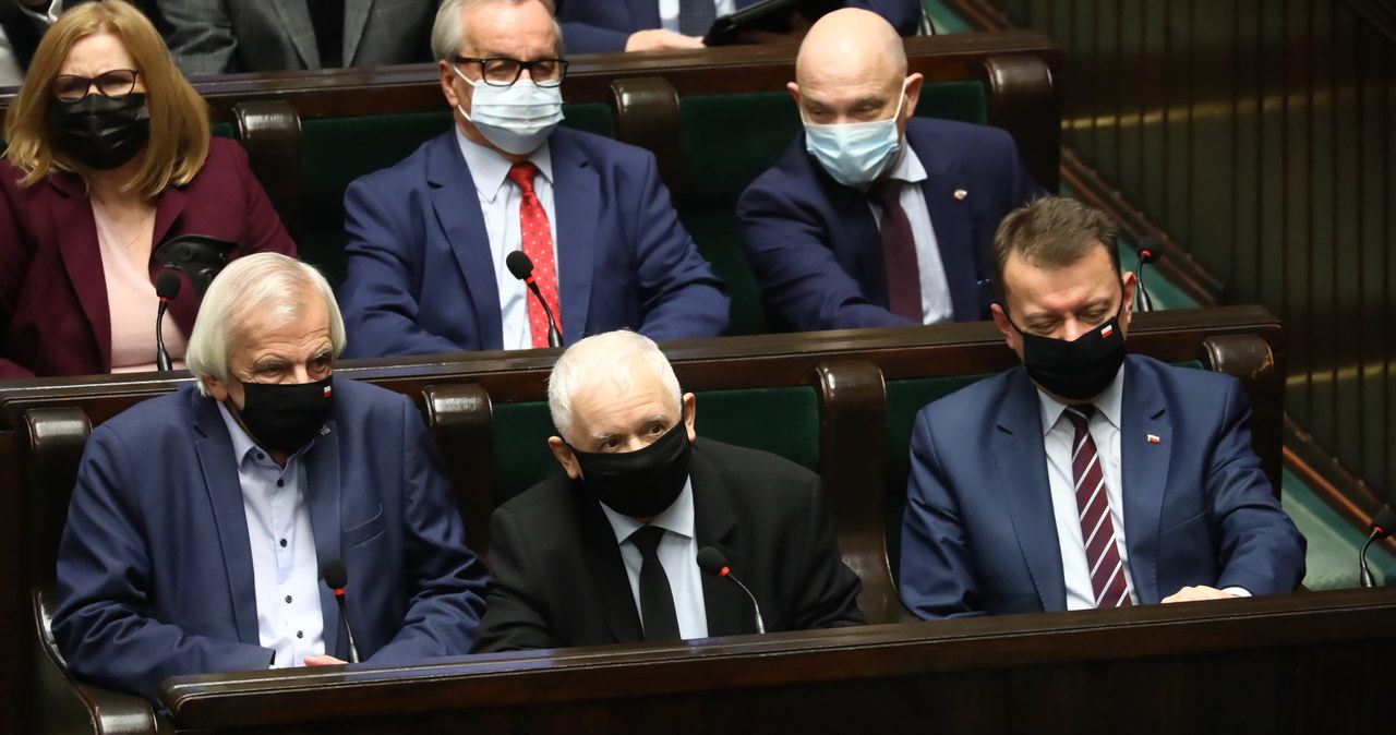 PiS chce zawieszenia unijnego handlu emisjami CO2. Uchwała przyjęta przez Sejm