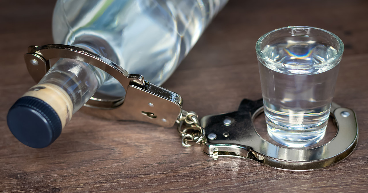 Pijani policjanci na służbie. Jeden z nich miał 2,5 promila alkoholu