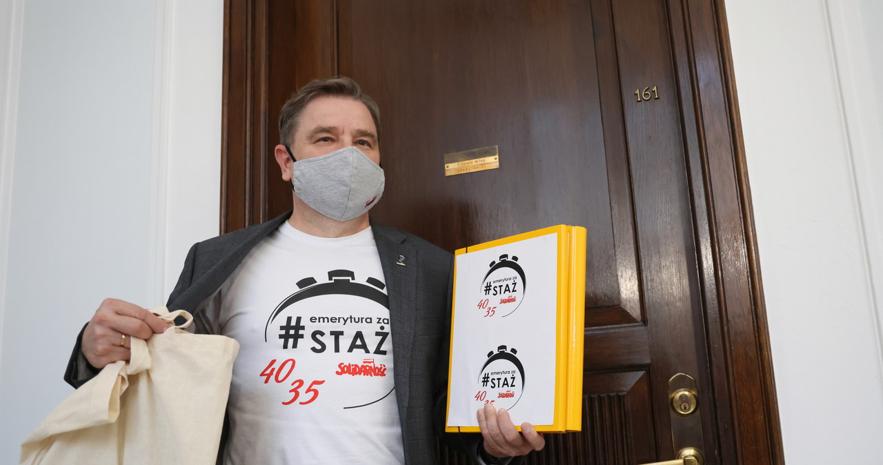Emerytury stażowe. Wszystkie kluby za dalszymi pracami nad projektem