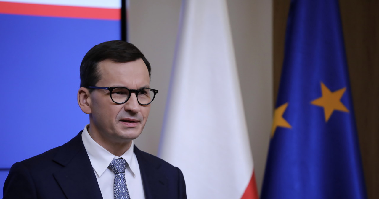 Morawiecki: Skłaniam KE do tego, aby otrzymać zgodę na obniżenie VAT-u na paliwo