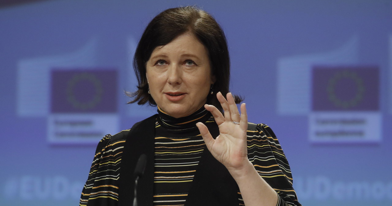Co zrobi Komisja Europejska w sprawie „lex TVN”? Jest komunikat Jourovej