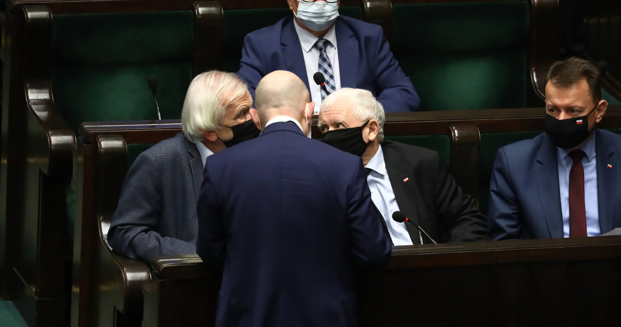 Sondaż: Dobra i zła wiadomość dla PiS