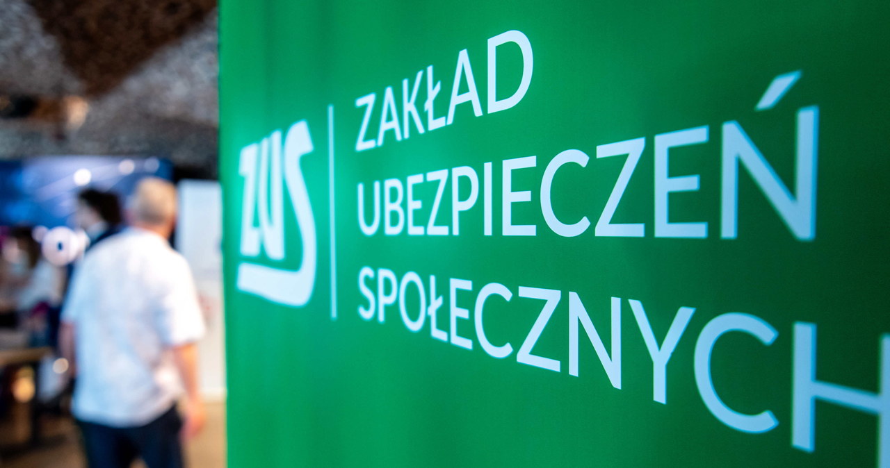 ZUS wypłaci emerytury i renty przed świętami