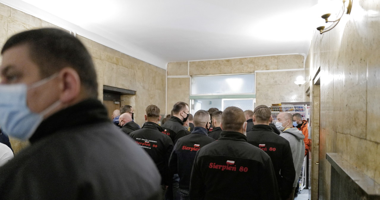Koniec okupacji siedziby PGG. Związkowcy opuścili budynek