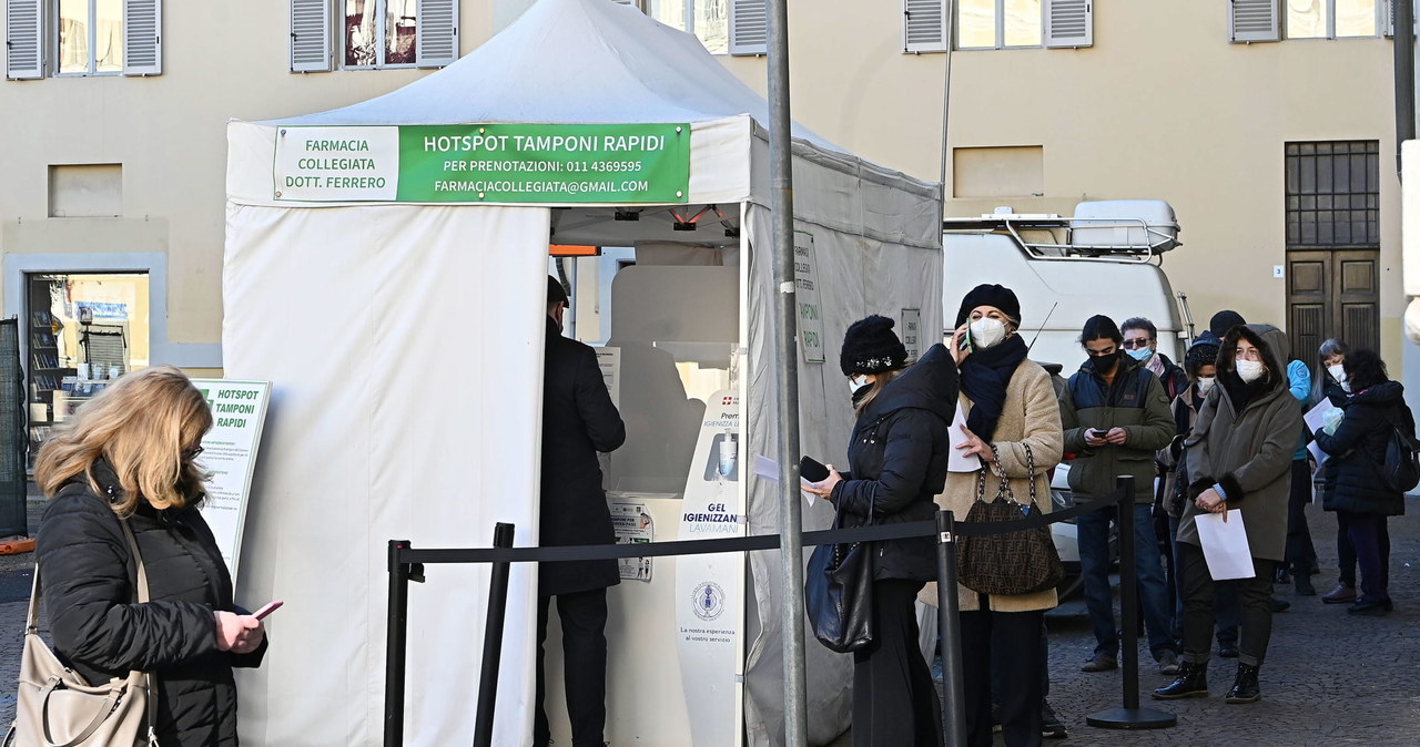 Włochy: Liczba zakażeń Omikronem wzrosła sto razy