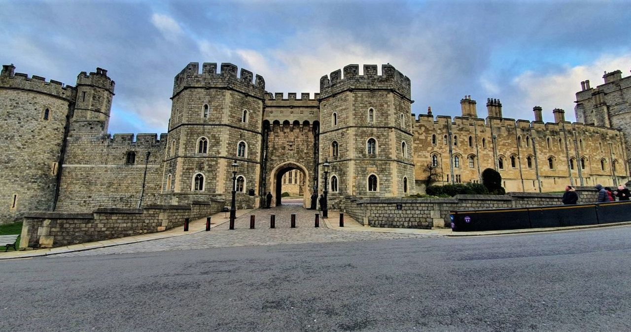 Mężczyzna wdarł się na teren zamku Windsor. Święta spędza tam królowa