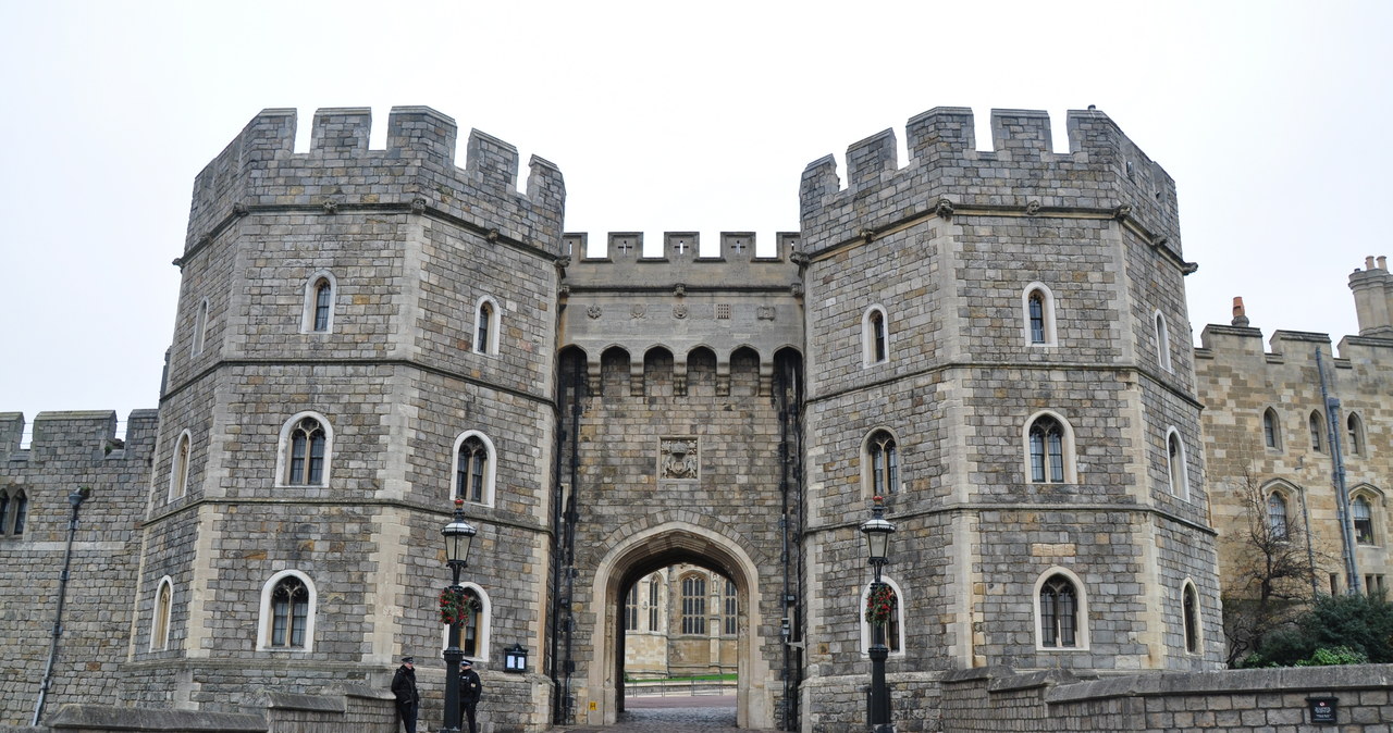 Intruz z kuszą wtargnął na teren zamku Windsor. Policja opowiedziała o incydencie