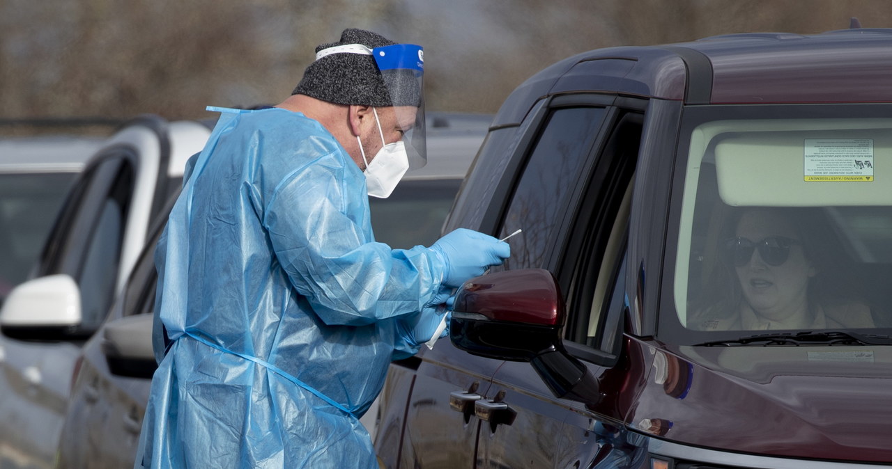 ​NFZ zapłaci mniej za testy na Covid-19, stracą szpitale. „Niepokój diagnostów i dyrektorów”