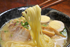Polacy pokochali ramen. Jak zrobić idealny?