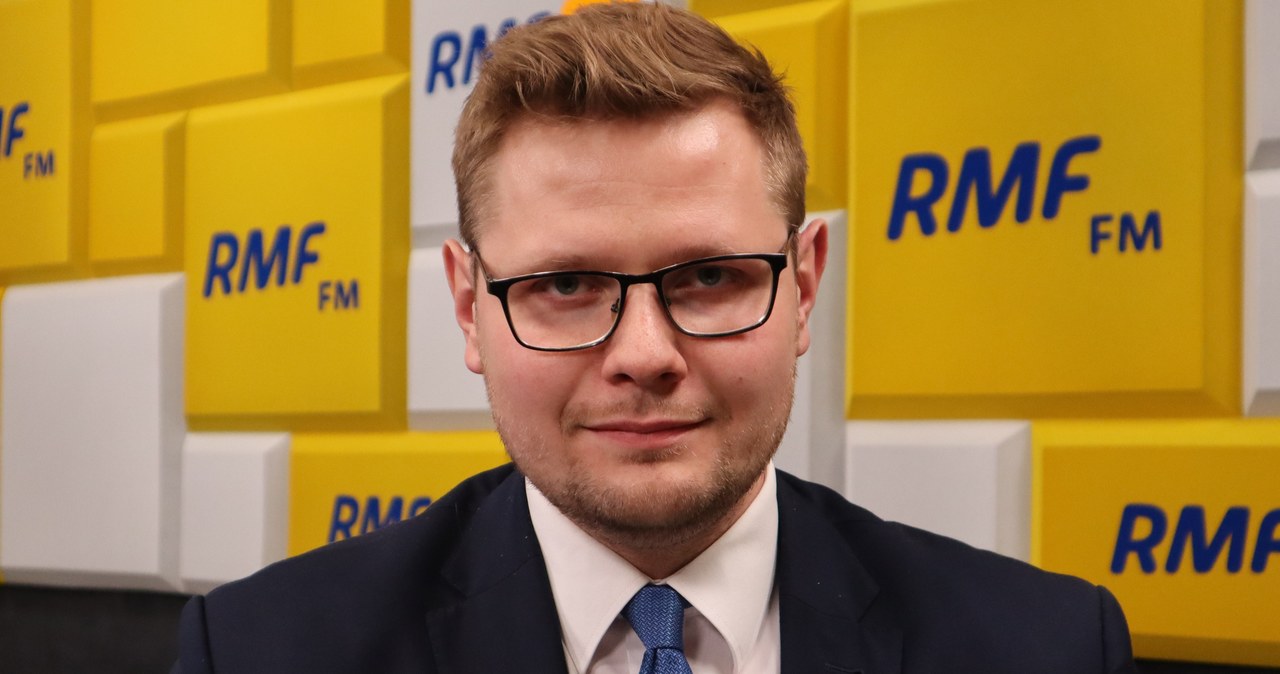 Woś: Nie ma systemu masowej inwigilacji, chyba że ktoś ma na myśli Facebooka