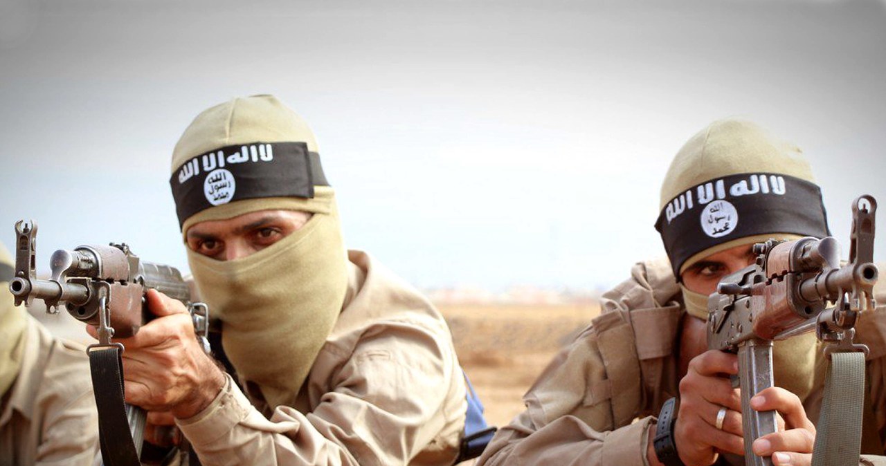 Matka oskarżona o zbrodnię wojenną. Zwerbowała 12-letniego syna do ISIS
