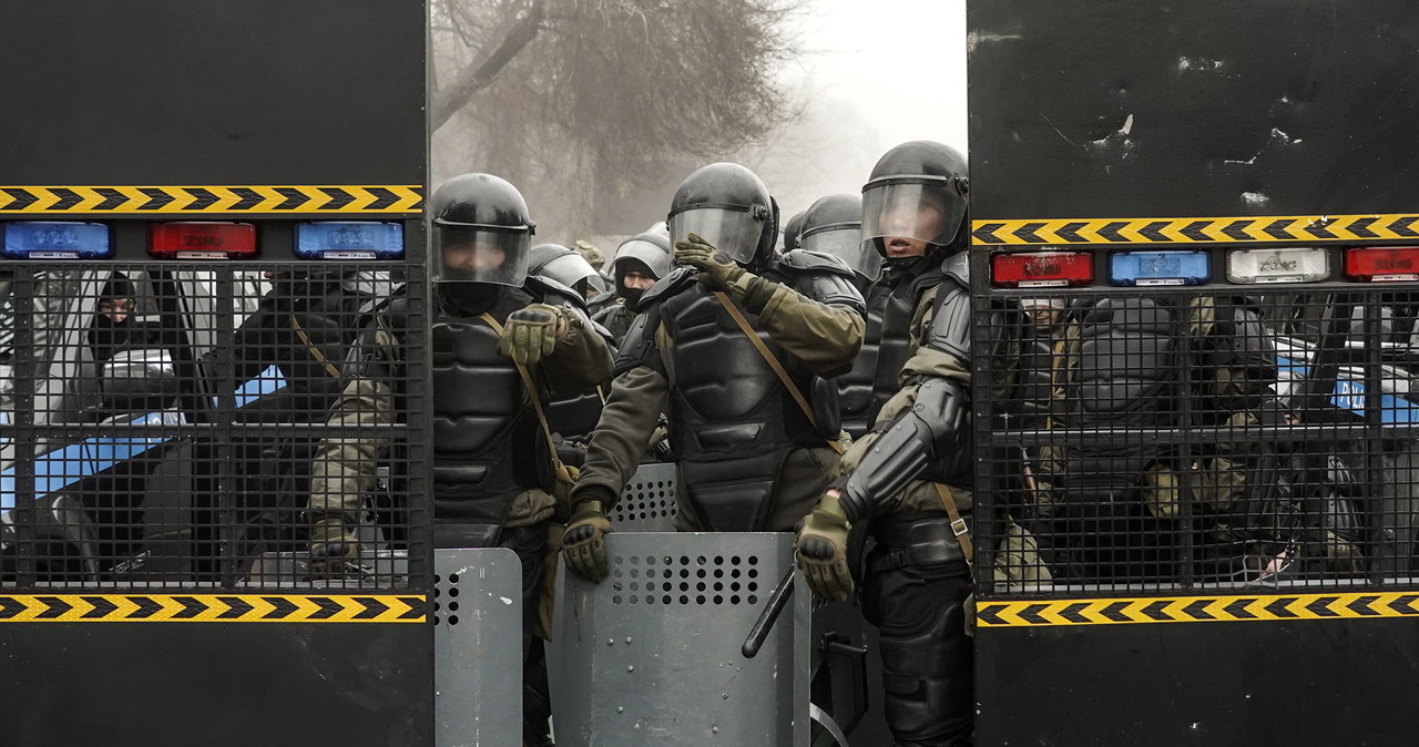 Stan wyjątkowy w całym Kazachstanie. Demonstranci przejęli lotnisko w Ałmaty