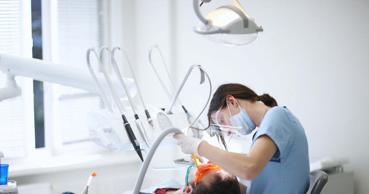 Olsztyn: Dentystka oskarżona o wyłudzenie pół mln zł z NFZ