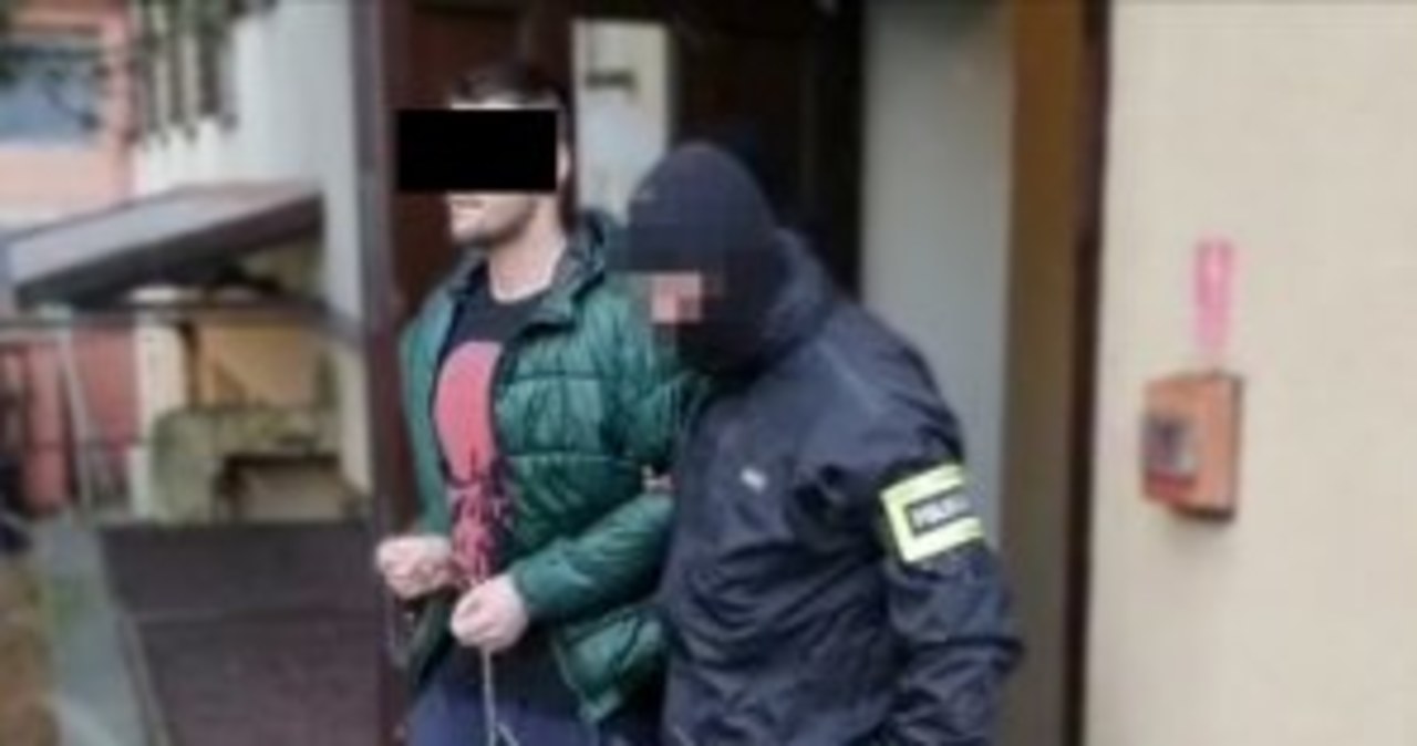 Łódź: Nożem sterroryzowali pracownika stacji