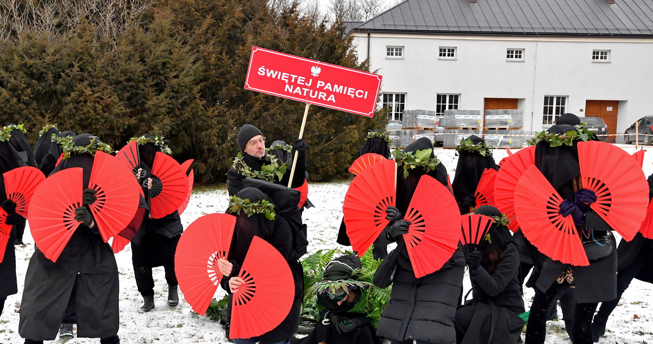 „Projekt jest bezprawny”. Manifestacja przeciwko okrojeniu Świętokrzyskiego Parku Narodowego