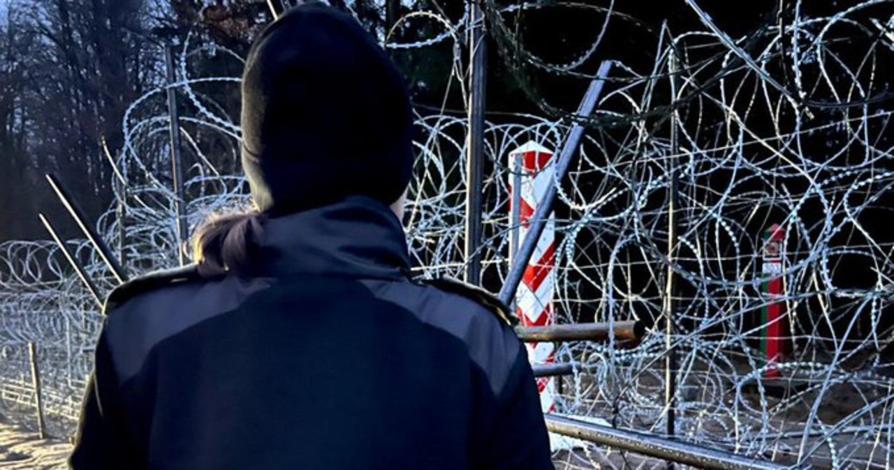 Migranci rzucili petardą hukową. Polska funkcjonariuszka poszkodowana