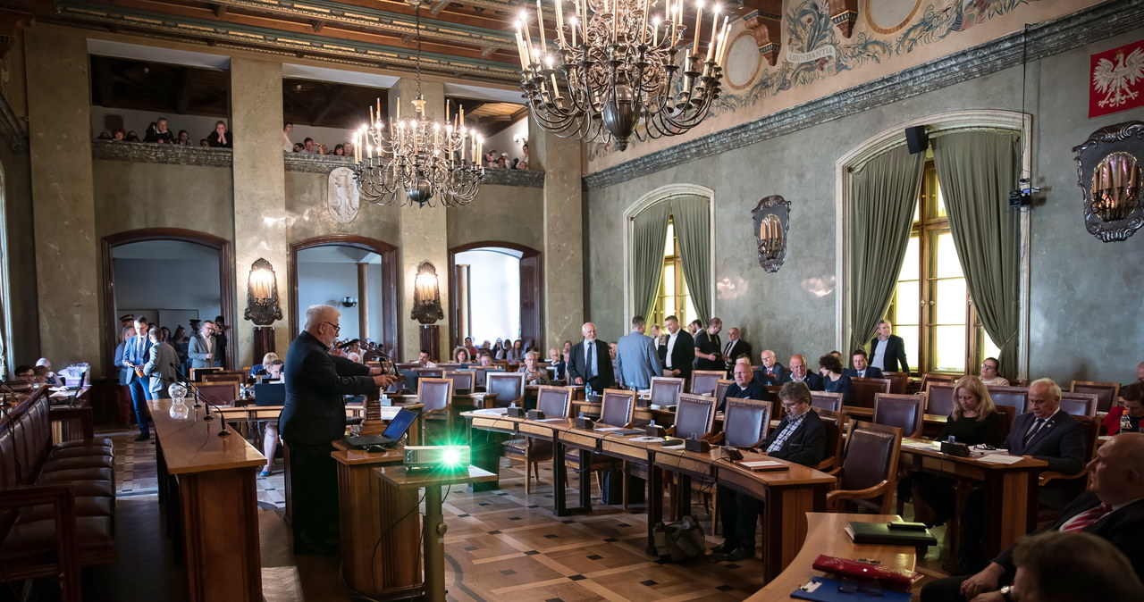 Polityczne trzęsienie ziemi w Krakowie. PO odsunięte od władzy