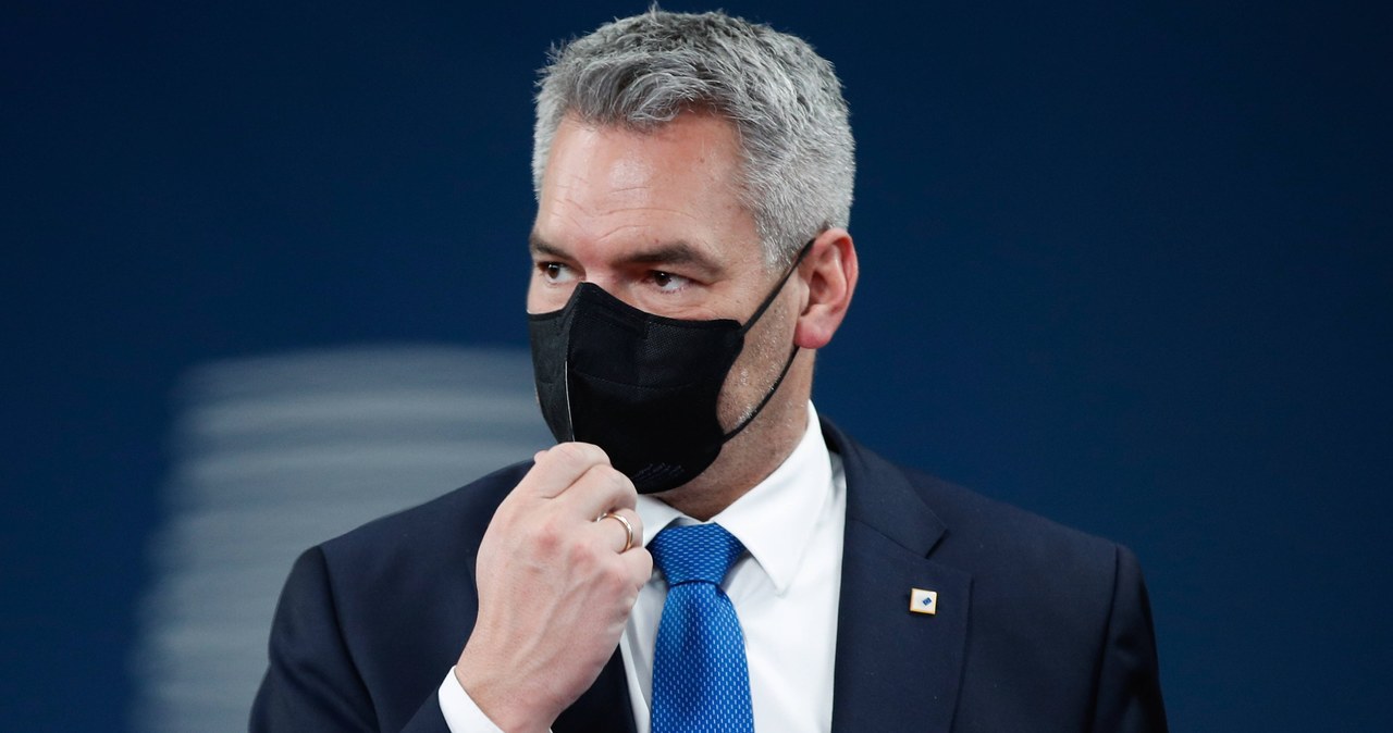 Obowiązkowe szczepienia w Austrii od lutego. Kanclerz podtrzymuje decyzje
