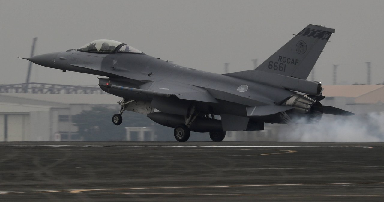 Tajwański F-16 rozbił się w morzu. Uziemiono całą flotę