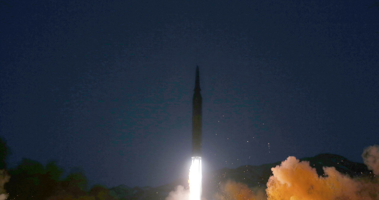 Korea Północna: Próba pocisku hipersonicznego zakończyła się sukcesem