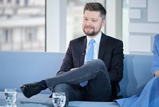Ile zarabia Remigiusz Mróz? Podliczono