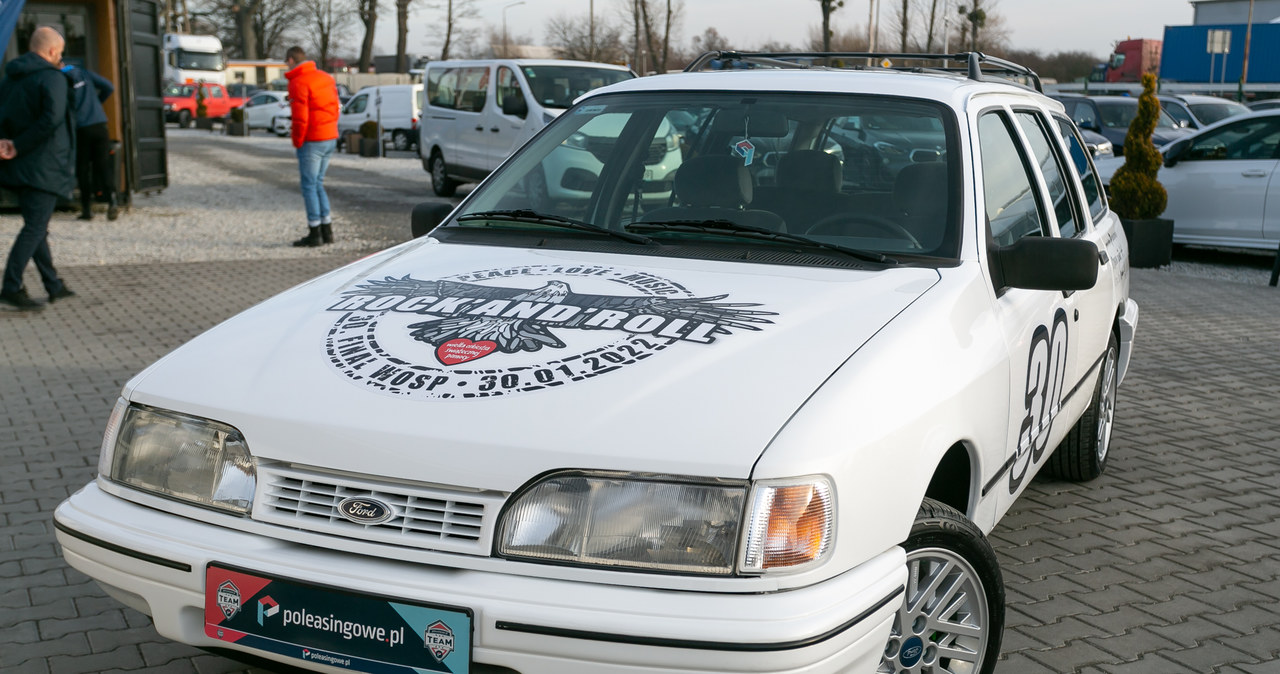 Niezwykłe auto na aukcji WOŚP! Takim modelem jeździł 30 lat temu Owsiak
