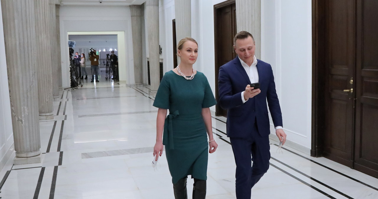 Fałszywe alarmy z telefonów znanych osób. Sprawą zajmie się prokuratura