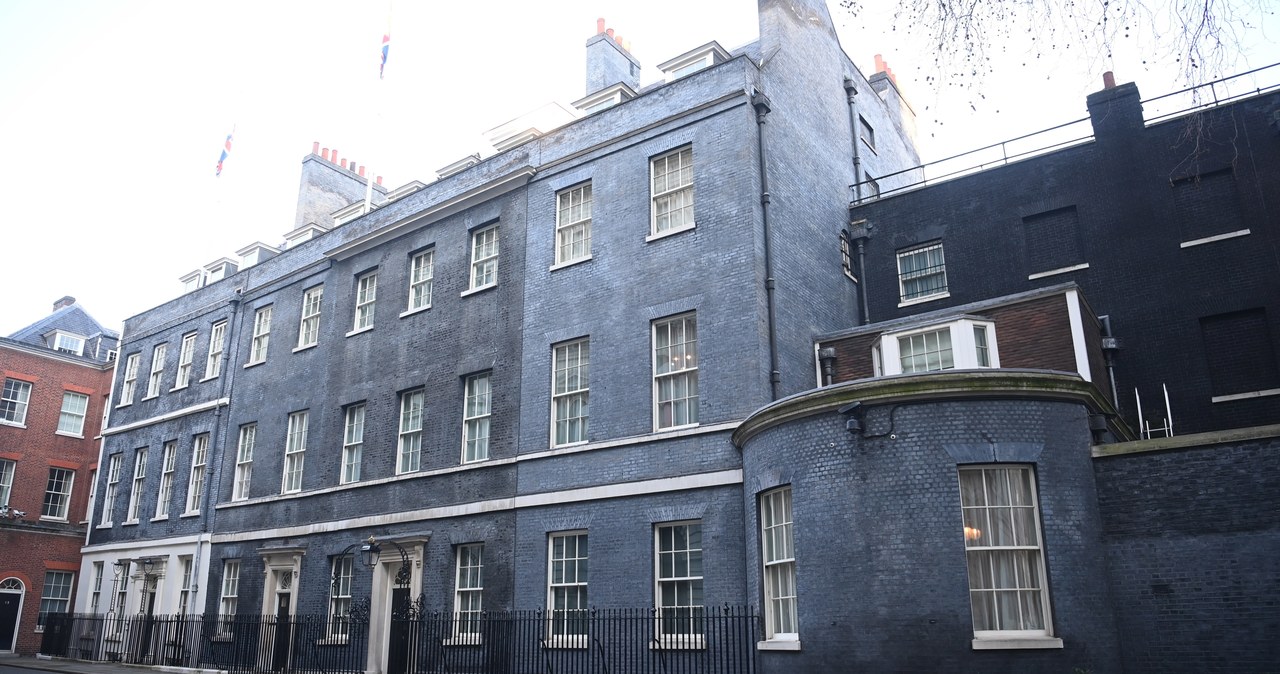 „Winne piątki” na Downing Street. Imprezowano nawet podczas lockdownu
