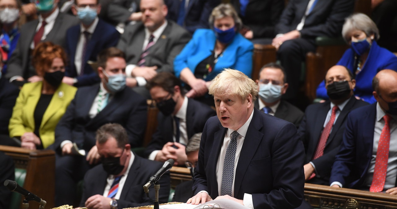 „Ratujmy Wielkiego Psa”. Boris Johnson szykuje czystki w swoim biurze