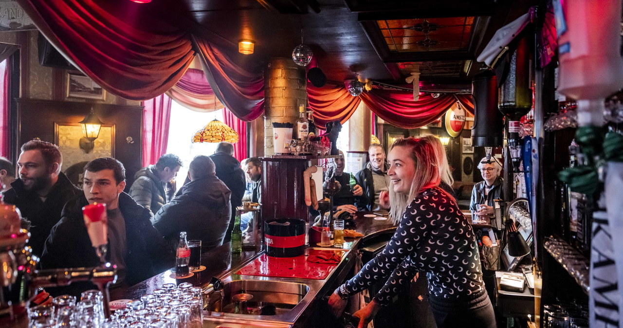 Holandia: Restauracje otwierają się mimo zakazu. „Chcemy wysłać sygnał do rządu”
