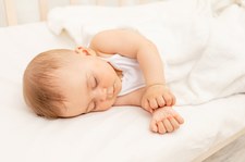Jak w dwóch prostych krokach uśpić niemowlaka? „Działa za każdym razem”