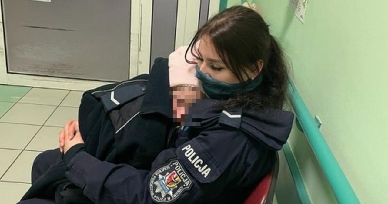 ​Pijany ojciec w środku nocy spacerował ulicą z dzieckiem w wózku