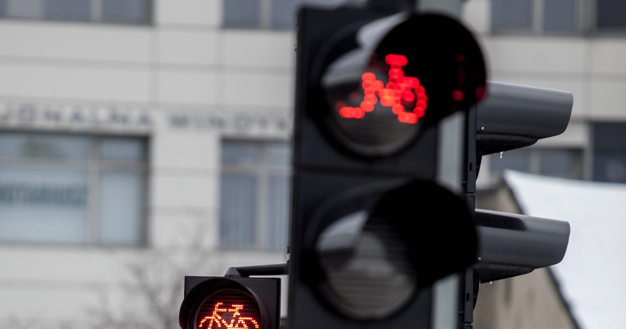 Wypadek w Jawczycach: Pijana matka weszła z dzieckiem na przejście na czerwonym świetle