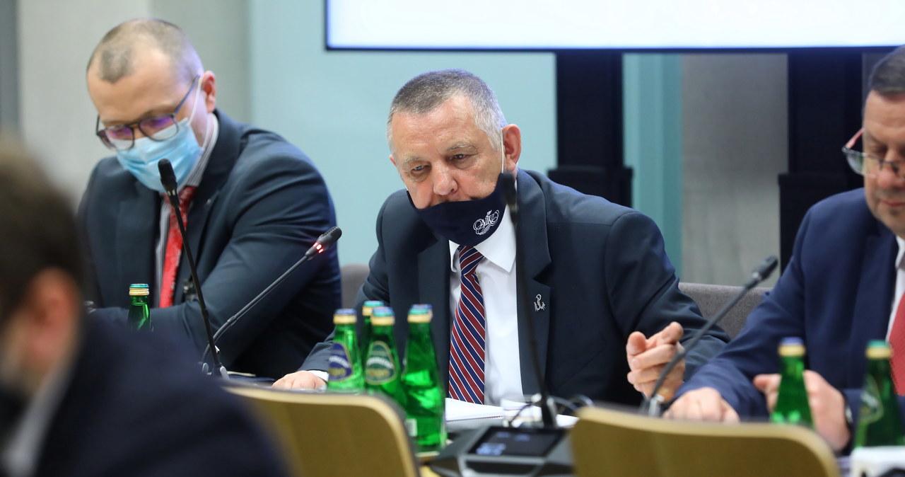 Sprawa immunitetu prezesa NIK. Marian Banaś opuścił sejmową komisję
