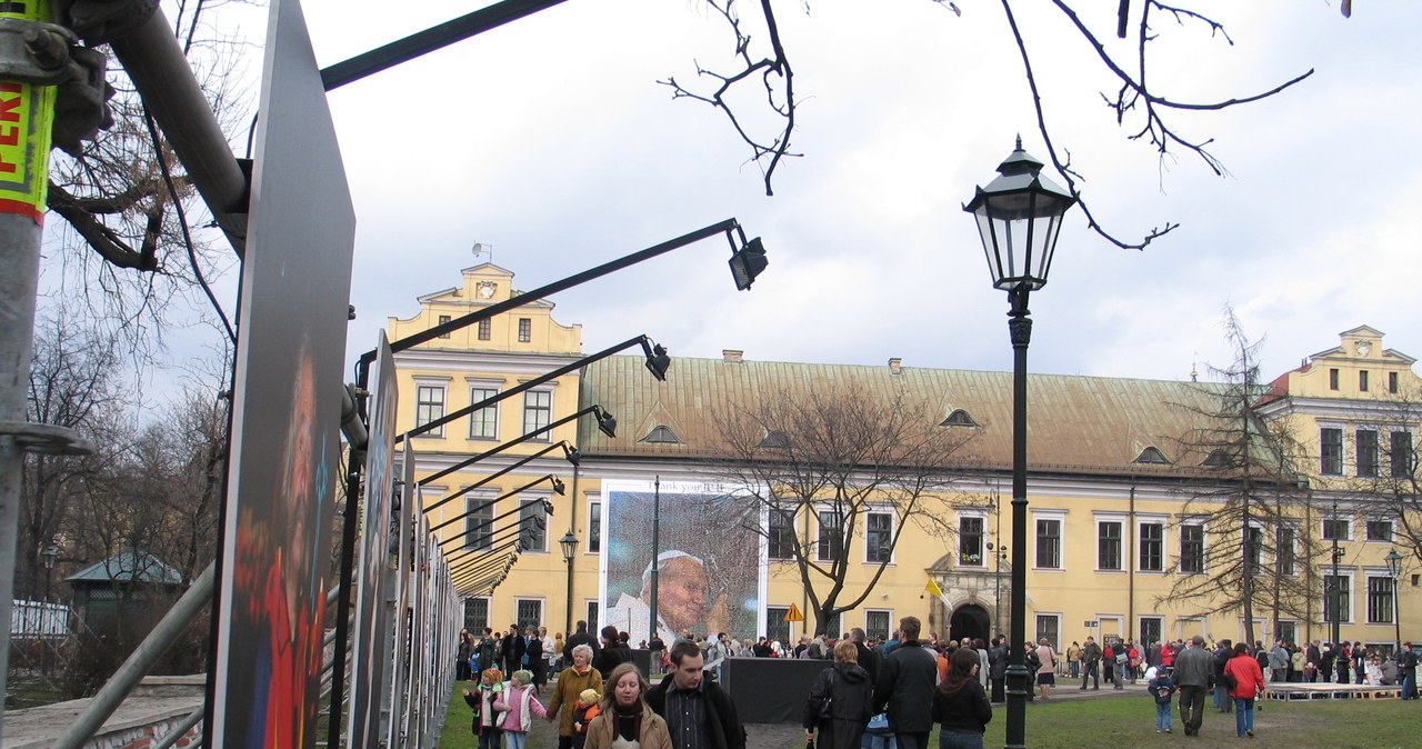 Krakowska kuria pracuje zdalnie, urzędy archidiecezji zamknięte dla stron