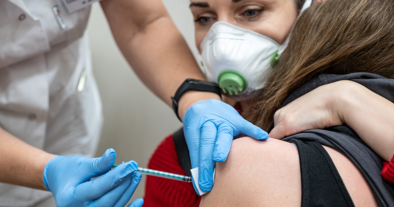Moderna rozpoczęła badania kliniczne nad szczepionką przeciwko Omikronowi