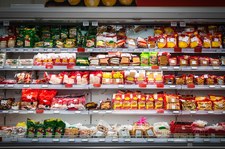 Roślinne nie zawsze oznacza zdrowe. Na te produkty uważaj podczas zakupów