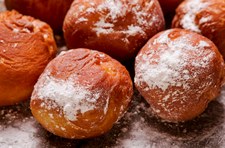 Tłusty czwartek bez wyrzutów sumienia? Oto przepis na dietetyczne pączki