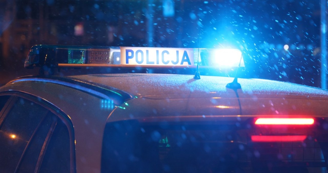Z trójką małych dzieci i ciężarną narzeczoną w aucie uciekał przez policją