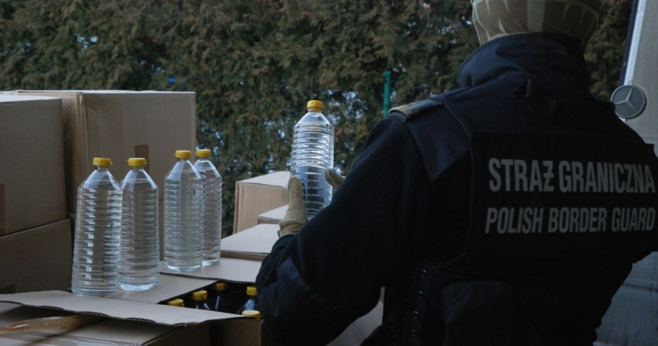 Nielegalny tytoń i alkohol do podrabiania śliwowicy znaleziony na Podhalu