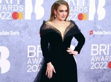 Najciekawsze kreacje Brit Awards 2022. Kto wypadł najlepiej?