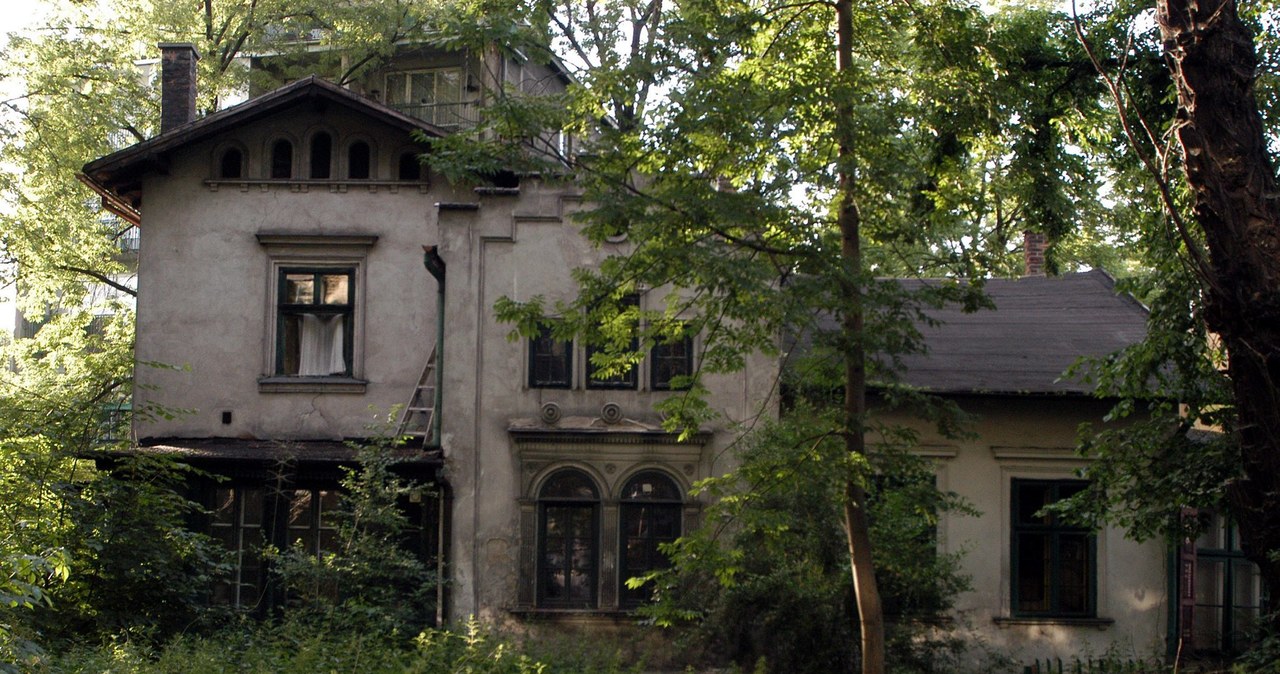 Remont Kossakówki. Znaleziono szkielet kobiety