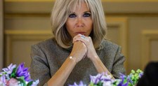 Dramat Brigitte Macron. Mierzy się z niedorzecznymi plotkami