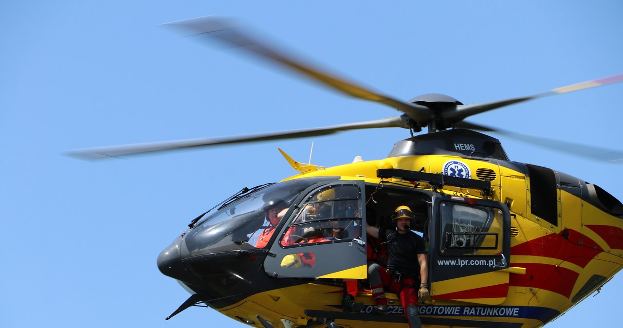 Warszawa: Na Wisłostradzie lądował helikopter, zasłabła młoda kobieta