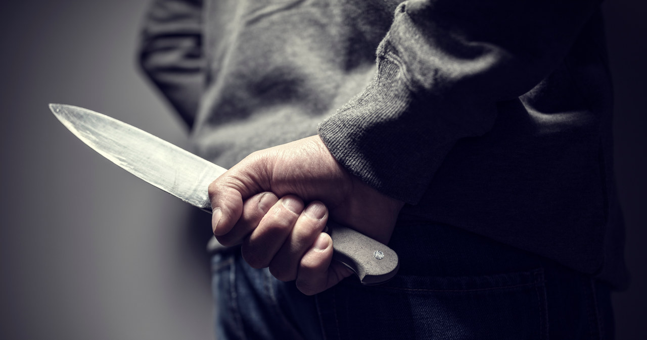 Rzucił się na współlokatora z nożem, bo ten źle umył naczynia
