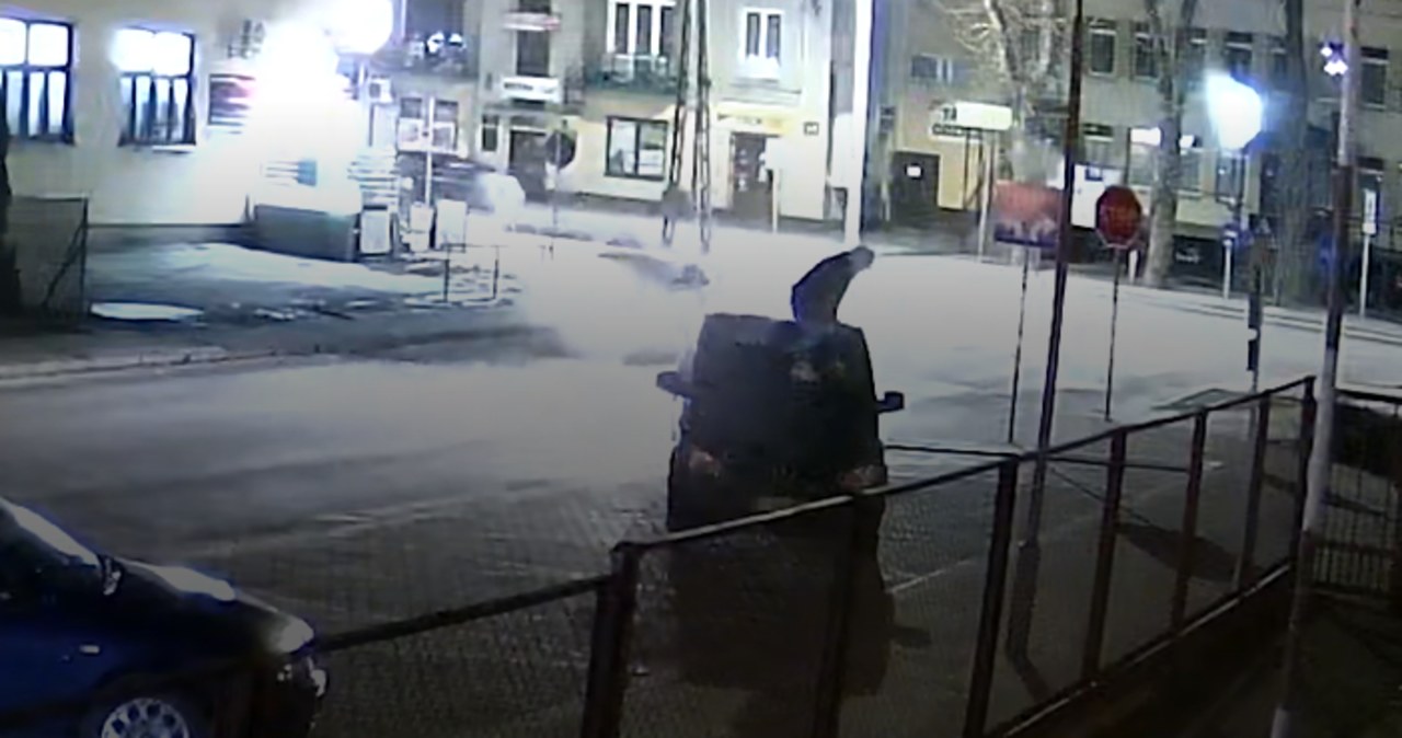 Wskoczył na dach busa i przejechał tak kilka ulic. 30-latek z zarzutem