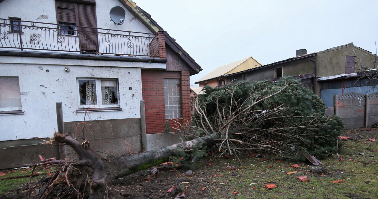 Trąba powietrzna w gminie Dobrzyca. „10 minut i nie ma dorobku życia”