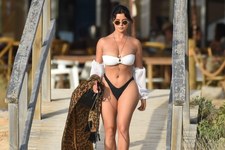 Demi Rose w czarnym gorsecie! Jednym zdjęciem rozgrzała fanów!